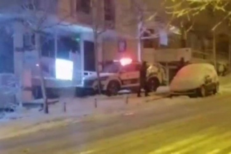 Polis otosu karda kaza yaptı