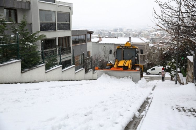 Bursa Nil&uuml;fer'de karla m&uuml;cadele seferberliği