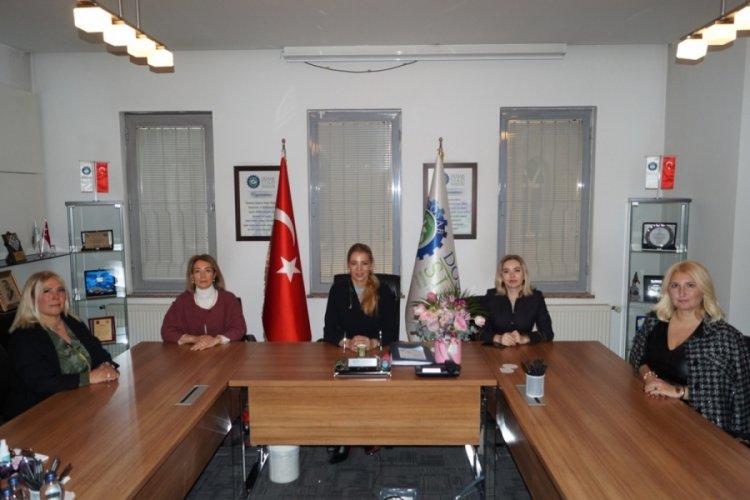 Kadınlardan Bursa DOSABSİAD Başkanı &Ccedil;evikel'e destek