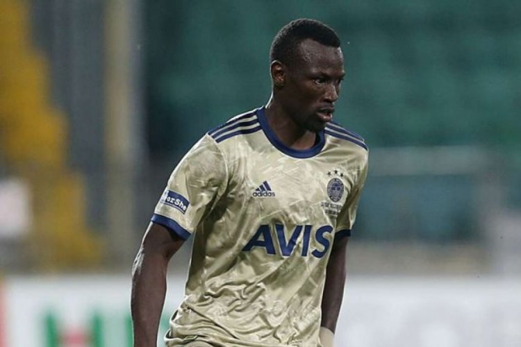 Fenerbah&ccedil;eli Mame Thiam, Diyarbakır'da okul yeniletti