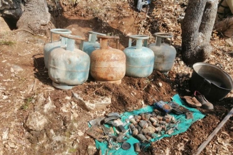 Bitlis'te ter&ouml;ristlere ait m&uuml;himmat ele ge&ccedil;irildi