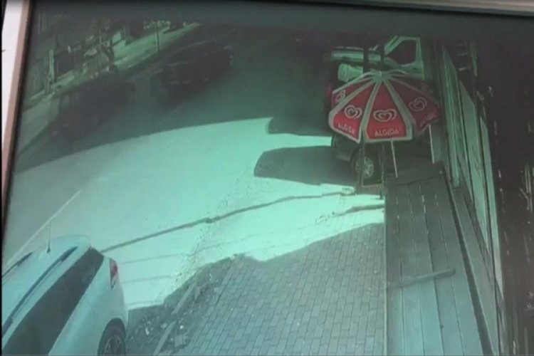 &Ccedil;arptığı kadının &ouml;l&uuml;m&uuml;ne sebep olan s&uuml;r&uuml;c&uuml; serbest kaldı