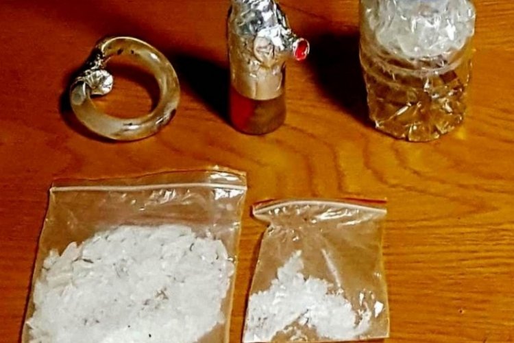 Ş&uuml;phe &uuml;zerine durduruldu uyuşturucularla yakalandı