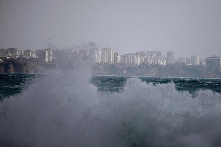 İzmir i&ccedil;in fırtına ve kar uyarısı