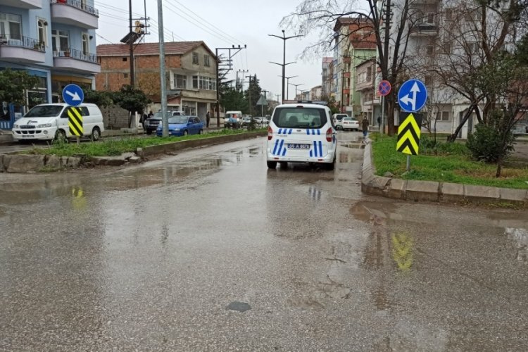 Yaşlı &ccedil;ifte &ccedil;arpan s&uuml;r&uuml;c&uuml; ka&ccedil;tı