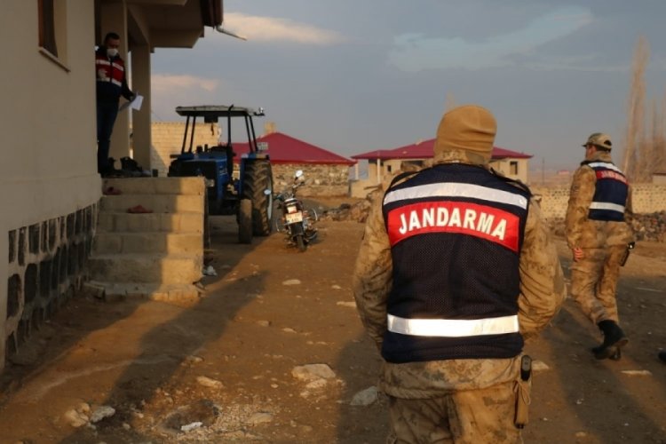 Iğdır'da jandarmadan ter&ouml;r operasyonu: 10 g&ouml;zaltı