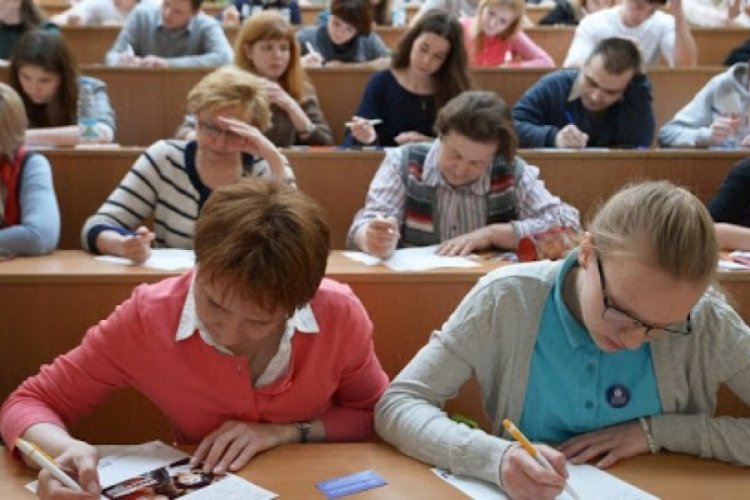 'Yabancı &ouml;ğrenciler Rusya'da &uuml;cretsiz eğitim alabilecek'