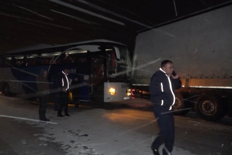 15 ara&ccedil;lı zincirleme trafik kazası