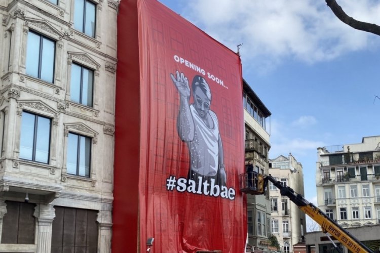 Galata'daki Nusret posteri kaldırıldı