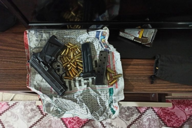 Silah ka&ccedil;ak&ccedil;ılarına şafak baskını: 40 g&ouml;zaltı