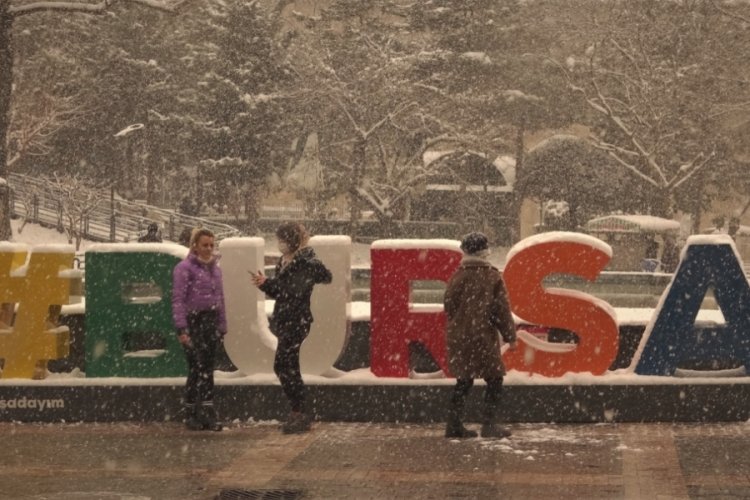 Bursa yoğun kar altında!