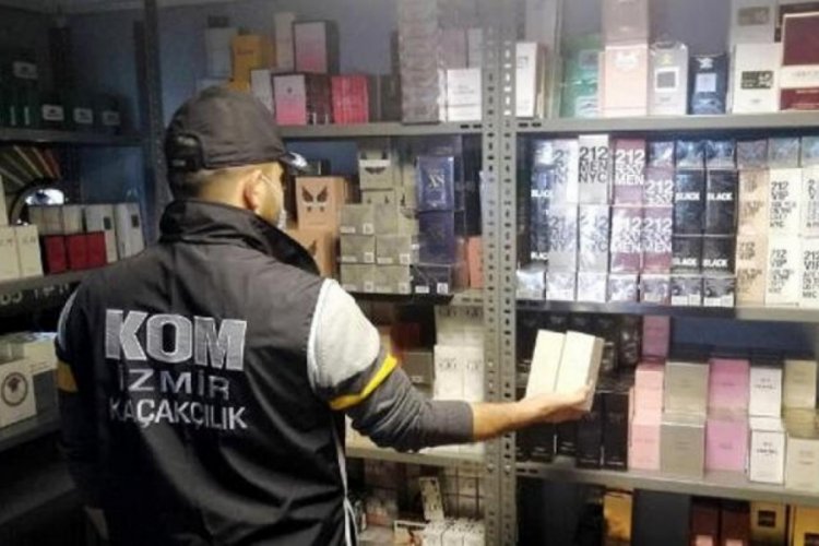 Ka&ccedil;ak &uuml;r&uuml;n tanıtırken yakalandı