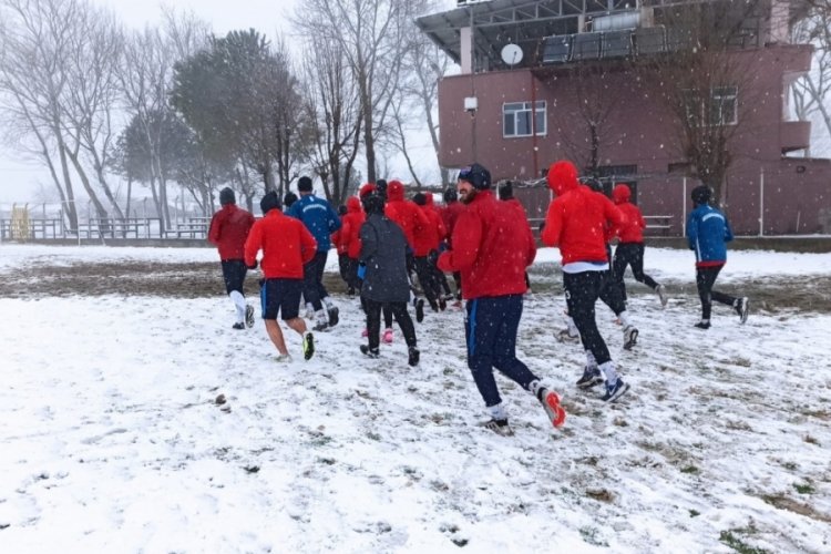 Mustafakemalpaşaspor hazırlıklarına devam ediyor