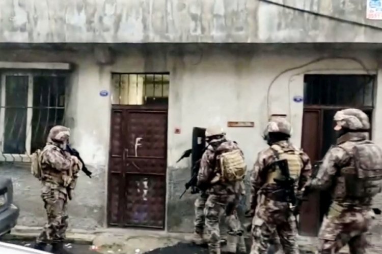Silah ka&ccedil;ak&ccedil;ılarına operasyon: 10 g&ouml;zaltı