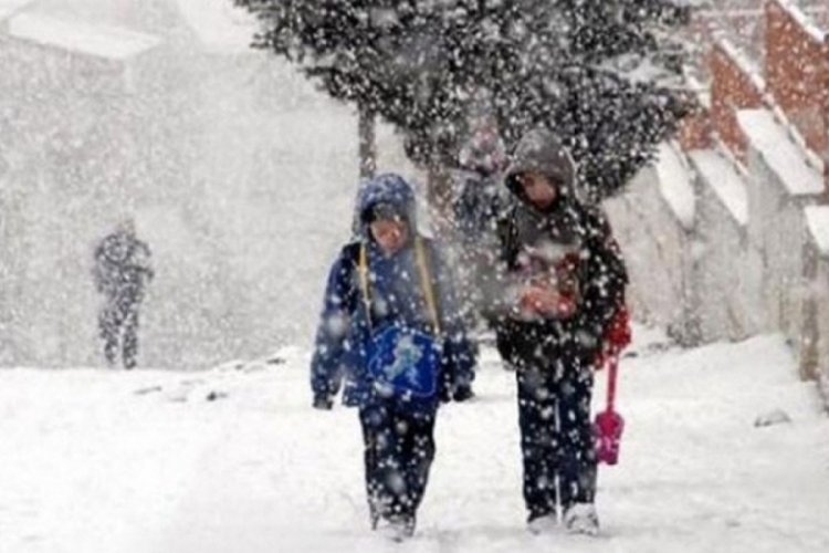 İstanbul'da eğitime kar engeli