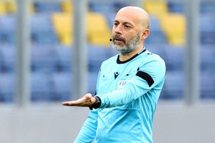 IFFHS, C&uuml;neyt &Ccedil;akır'ı 21. y&uuml;zyılın en iyi ikinci hakemi se&ccedil;ti
