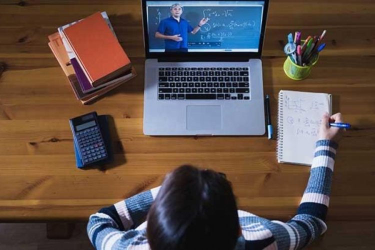 4 &uuml;niversite hibrit eğitim kararı aldı
