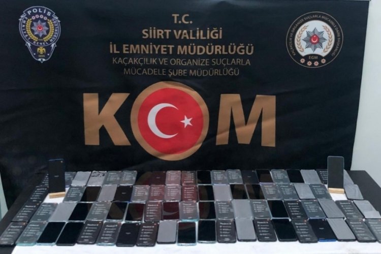 G&uuml;mr&uuml;k ka&ccedil;ağı 80 adet cep telefonu ele ge&ccedil;irildi