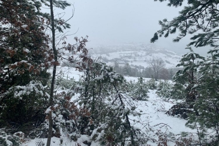 Bursa Mudanya'da olumsuz hava koşulları nedeniyle y&uuml;z y&uuml;ze eğitime 1 g&uuml;n ara verildi