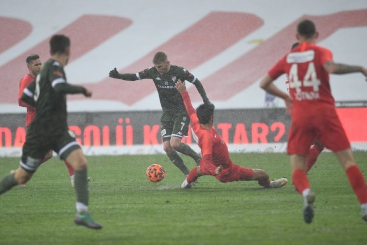 Bursaspor i&ccedil; sahada 14 puan kaybetti!