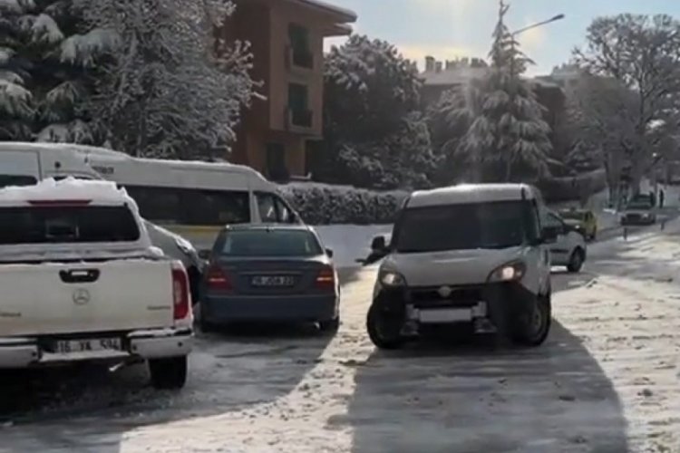 Bursa'da zincir takmayan s&uuml;r&uuml;c&uuml;ler, ara&ccedil;ları elleriyle durdurmaya &ccedil;alıştı