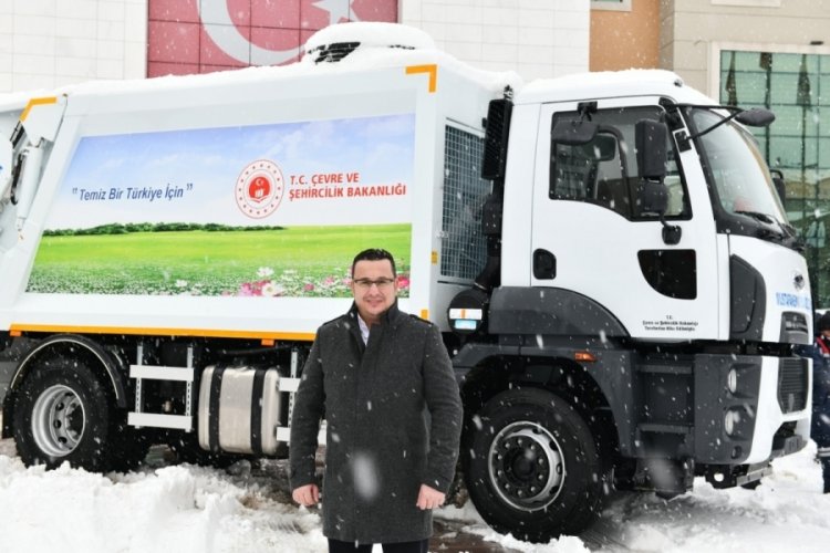 Bakanlıktan Bursa Mustafakemalpaşa'ya hibe &ccedil;&ouml;p kamyonu