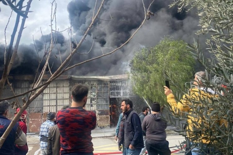 Sanayi sitesinde fabrika yangını