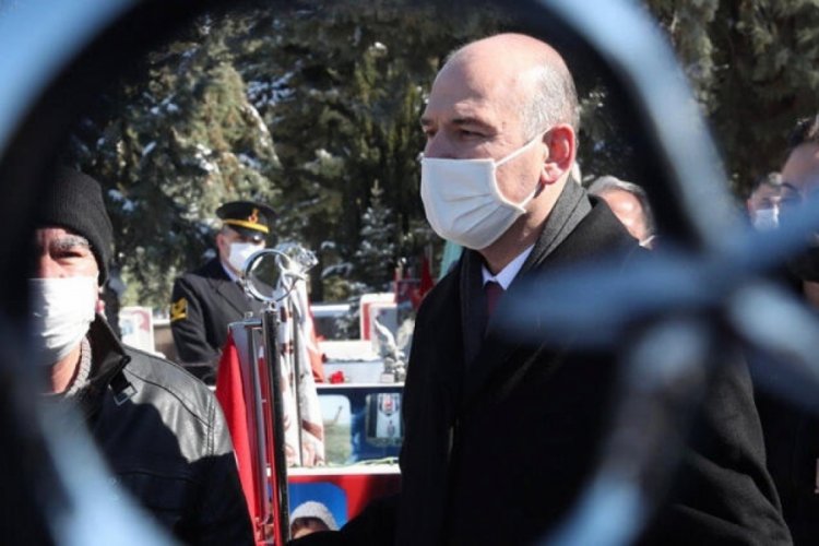 Bakan Soylu, Merasim Sokak şehitlerinin kabirlerini ziyaret etti