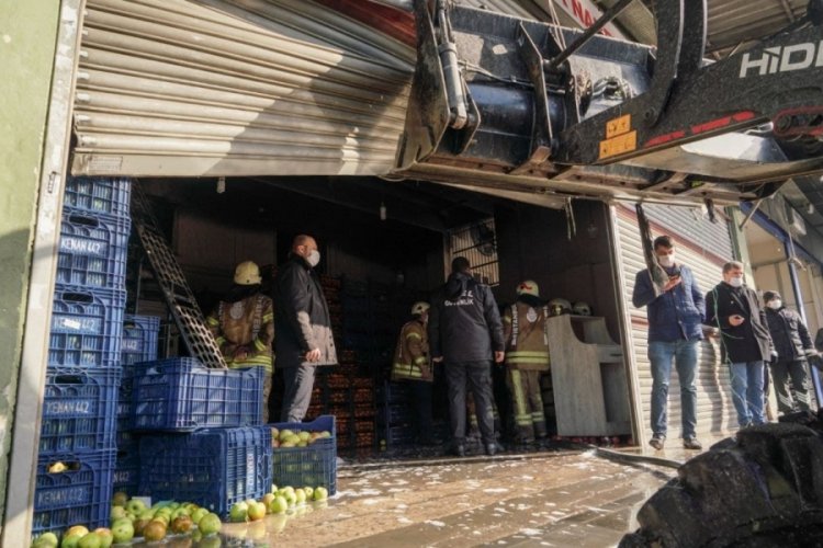 Bayrampaşa'da sebze-meyve halinde yangın