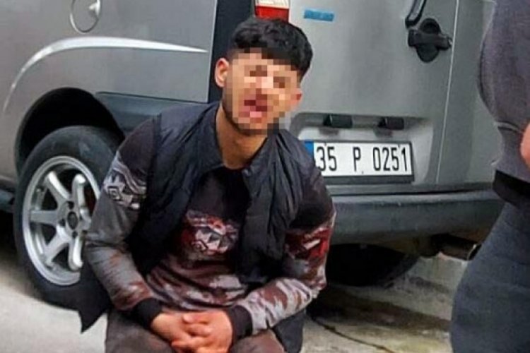 Annesini evinde boğazı kesik halde bulduğunu s&ouml;yleyen gen&ccedil; adliyeye sevk edildi