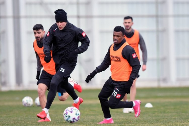 Konyaspor, Yeni Malatyaspor ma&ccedil;ı hazırlıklarını s&uuml;rd&uuml;rd&uuml;