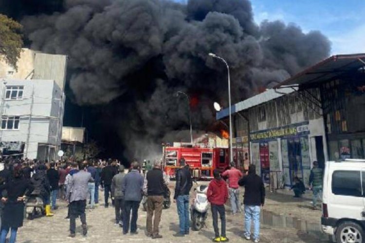 Sanayi sitesinde fabrika yangını