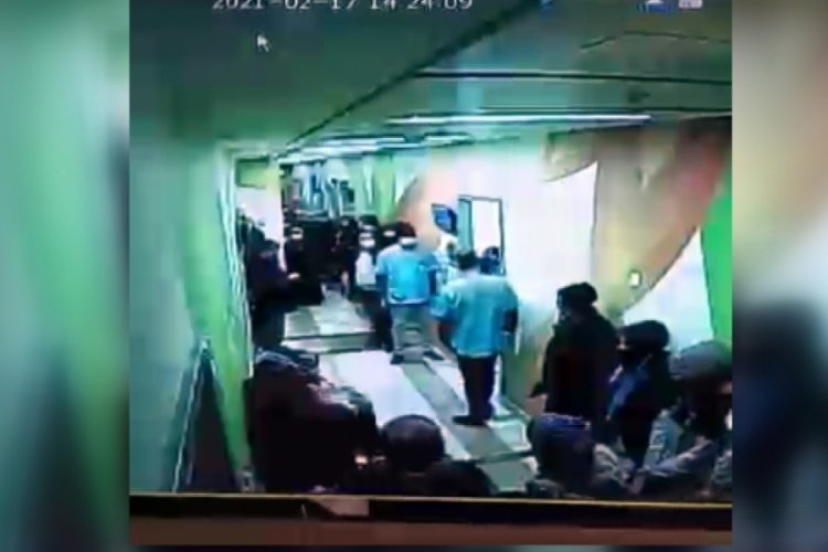 Temizlik g&ouml;revlisi gibi giyinen polis, firariyi yakaladı