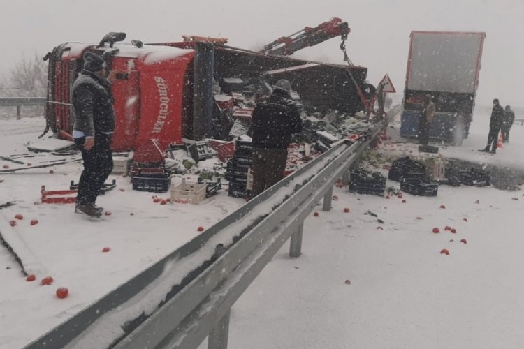 Feci kazada sebze ve meyveler yola sa&ccedil;ıldı