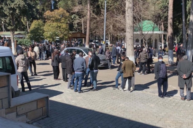 Takla atan otomobildeki Burak &ouml;ld&uuml;, babası ağır yaralandı