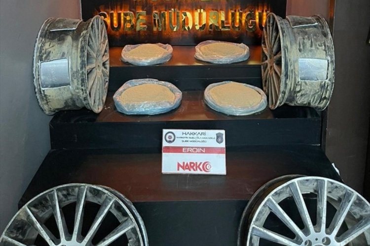 Hakkari'de 23 kilo 300 gram eroin ele ge&ccedil;irildi