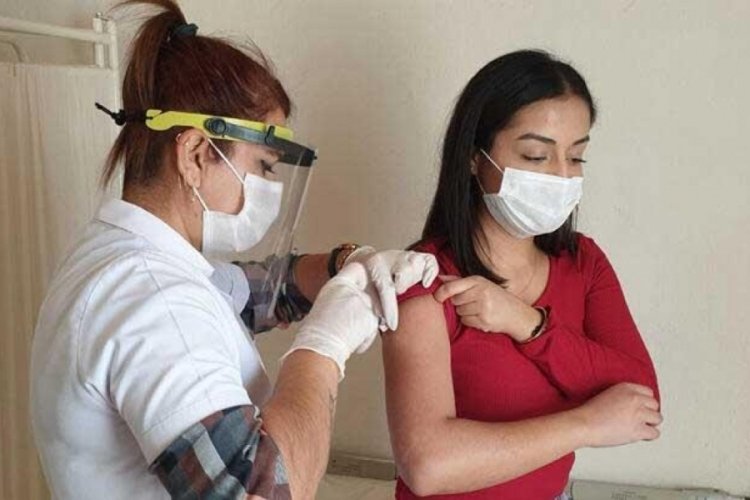 Koronavir&uuml;s aşısı olanların sayısı 6 milyonu ge&ccedil;ti