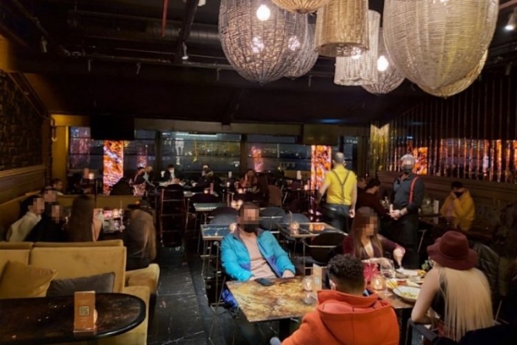 Kısıtlama kurallarını ihlal eden restorana baskın