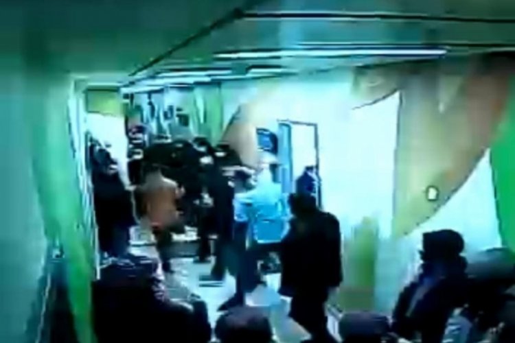 23 yıl hapis cezası bulunan şahsı hastane personeli kılığındaki polisler yakaladı