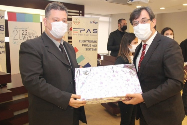 Bursa'daki Öğretmenler Arası 1 Fikir Proje Yarışmasında ödüller sahibini buldu