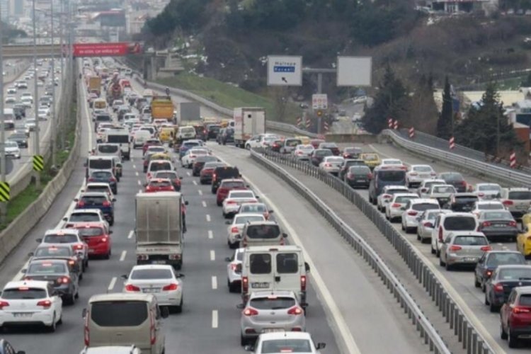 Kısıtlama öncesi İstanbul'da trafik yoğunluğu