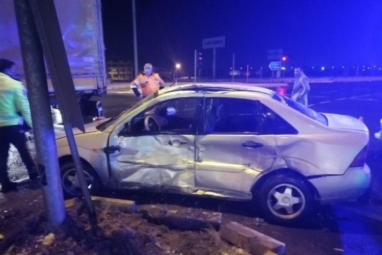 Aksaray'da otomobille tır çarpıştı: 1 yaralı