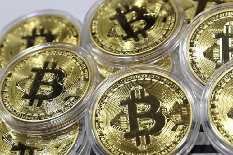 Bitcoin'de yeni zirve 56 bin 425 dolar
