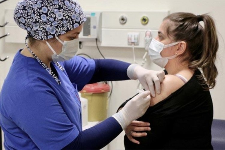 Hemşirelik öğrencilerine de aşıda öncelik