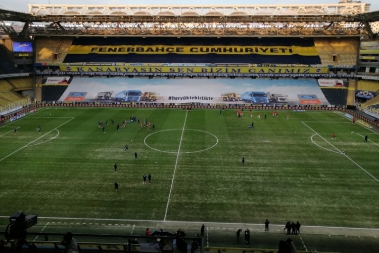 Fenerbahçe'de zemin onarılıyor