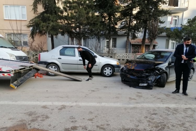 Bursa İnegöl'de zincirleme trafik kazasında 1 kişi yaralandı