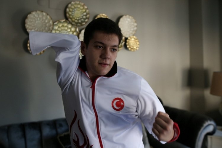 Bursa'da engelli sporcunun büyük başarısı