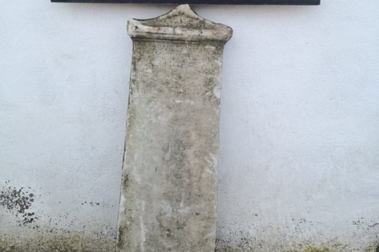 Çanakkale'de Antik Yunan'a ait mezar steli ele geçirildi