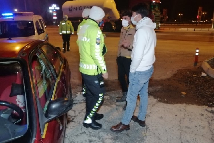 Ehliyetsiz alkollü sürücü trafikten men ve plakasız araçla kaçarken yakalandı