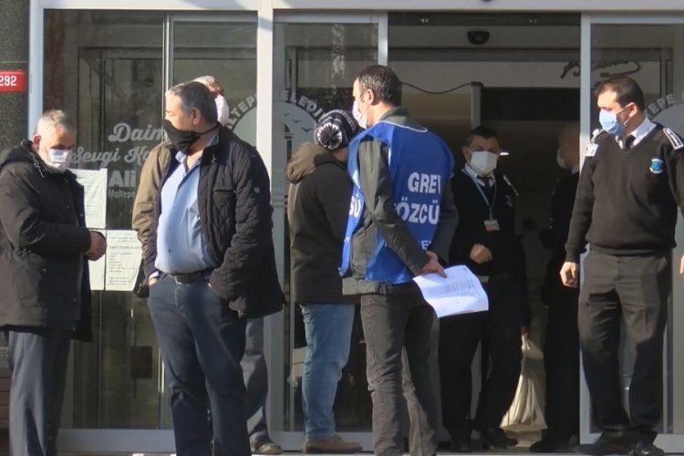 Maltepe Belediyesi'nde işçiler greve başladı